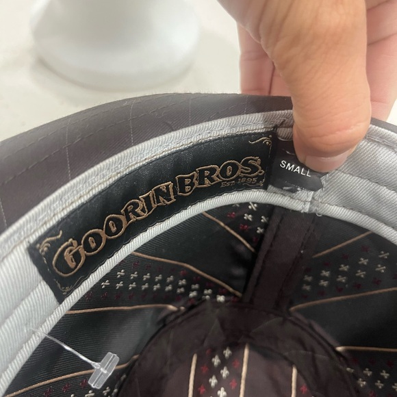 Goorin Bros Dark Brown‎ Fedora with Patterned Band - Picture 9 of 11